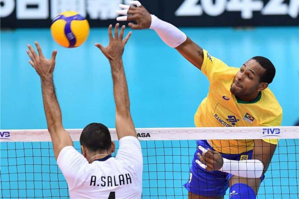 Brasil vence mais uma e assume liderança da Copa do Mundo de Vôlei