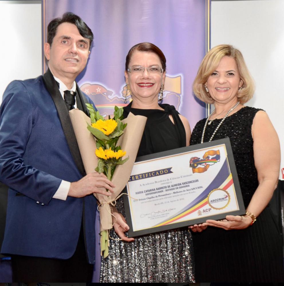 Cristiano Carrilho, Dra. Catarina Vasconcelos Dra Selma Magda Barreto, respectivamente, a Ouvidora Geral da OAB PE e a presidente do Conselho Nacional de Ouvidores do Ministério Público (CNOMP), também Ouvidora do MPPE