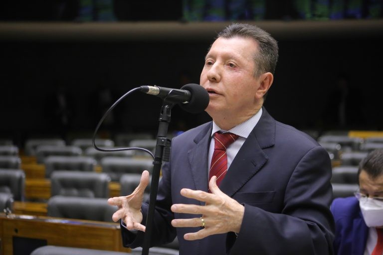 José Nelto: recurso tecnológico para inclusão do aluno com deficiência visual - (Foto: Paulo Sérgio/Câmara dos Deputados)
