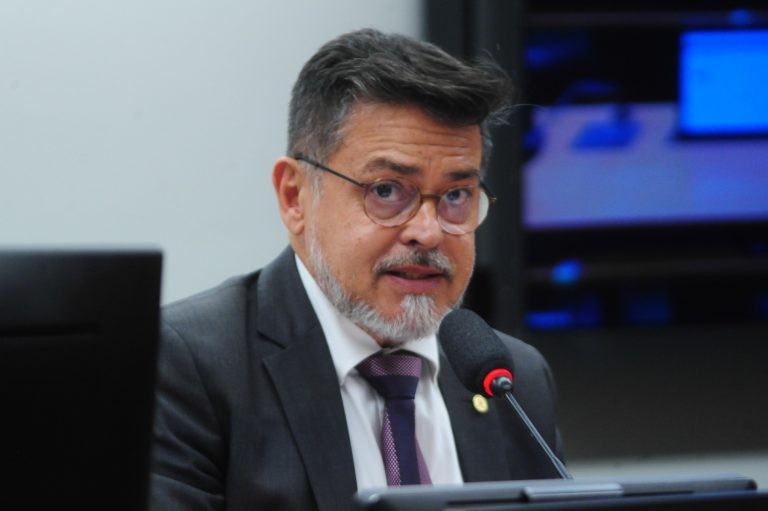 Eduardo Barbosa fez mudanças no texto original do projeto - (Foto: Billy Boss/Câmara dos Deputados)