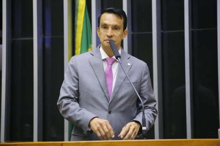 Sidney Leite sugeriu a criação de grupo de trabalho sobre o tema - (Foto: Paulo Sérgio/Câmara dos Deputados)