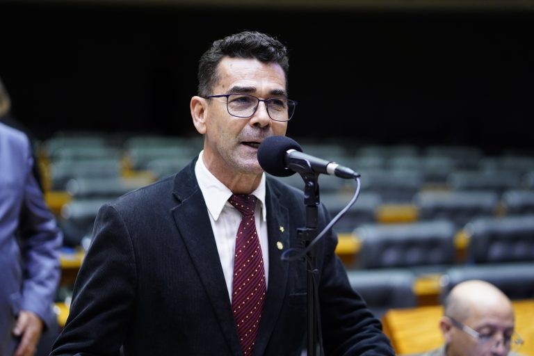 Padre João é autor do pedido de vistoria das barragens que correm risco de rompimento - (Foto: Pablo Valadares/Câmara dos Deputados)