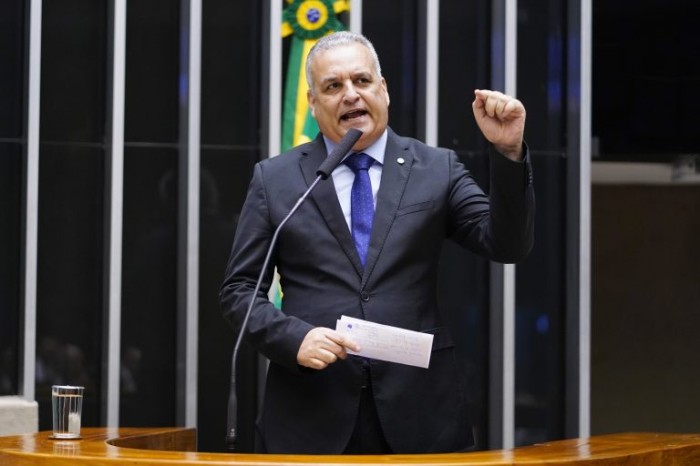 Gaspar: projeto é resposta a ataques a escolas feitos por pessoas com transtorno mental - (Foto: Pablo Valadares / Câmara dos Deputados)