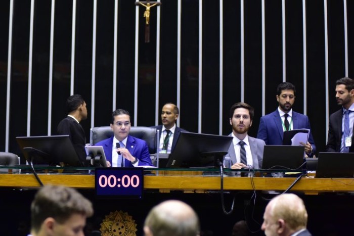 Deputados em sessão do Plenário - (Foto: Zeca Ribeiro/Câmara dos Deputados)