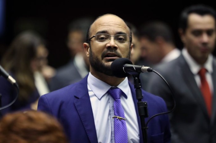 O deputado Capitão Alden fez alterações na proposta - (Foto: Bruno Spada/Câmara dos Deputados)