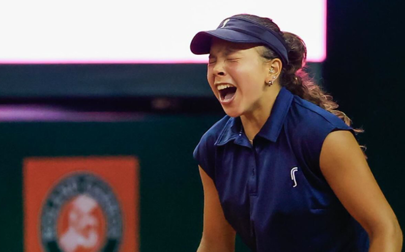 A tenista paranaense Eduarda Gomes, de apenas 13 anos. (eduardagomes_tennis/Instagram)
